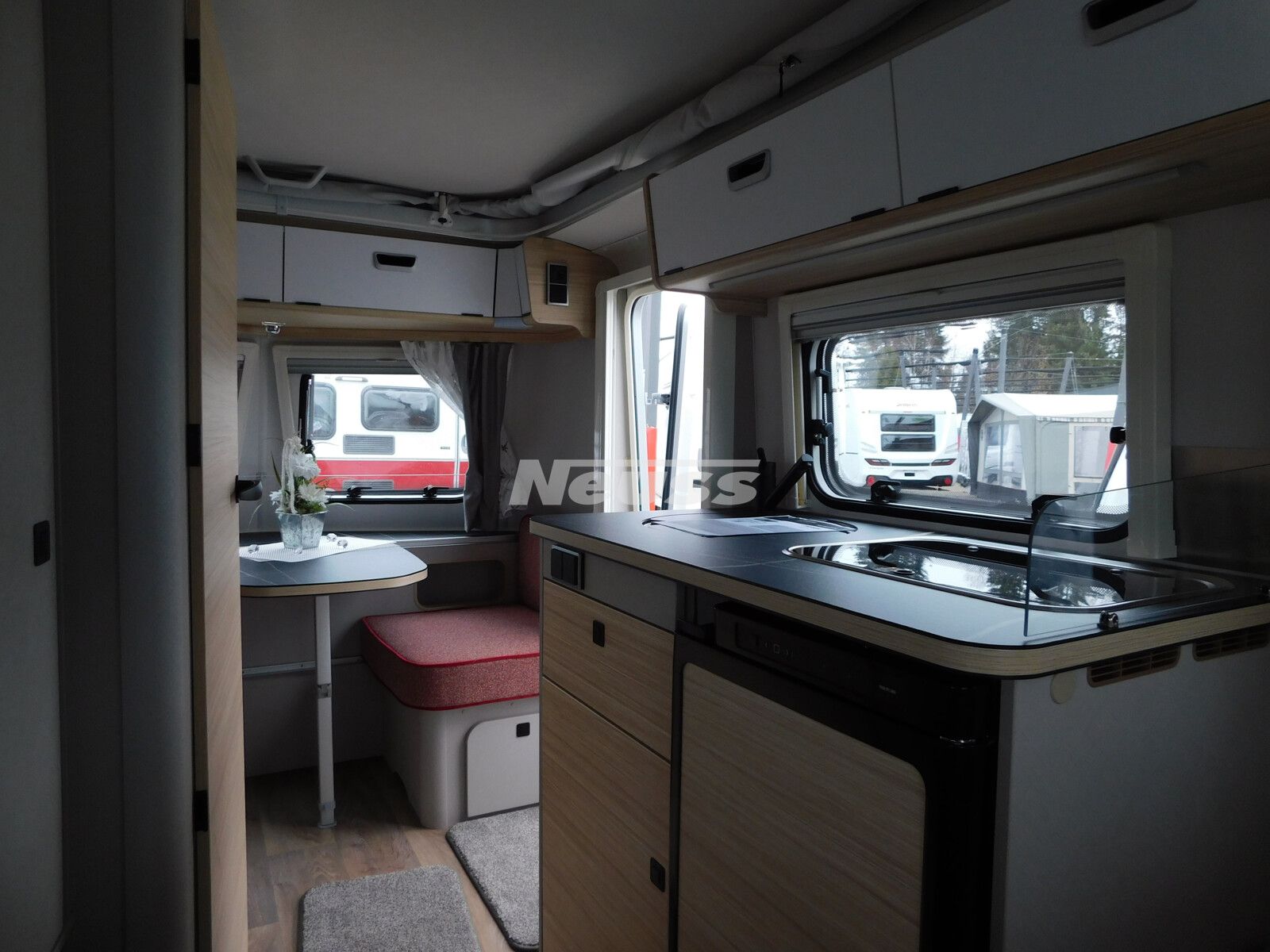 Fahrzeugabbildung HYMER / ERIBA / HYMERCAR Eriba Touring 430 Auflastung, Chrom, MarkiseLED