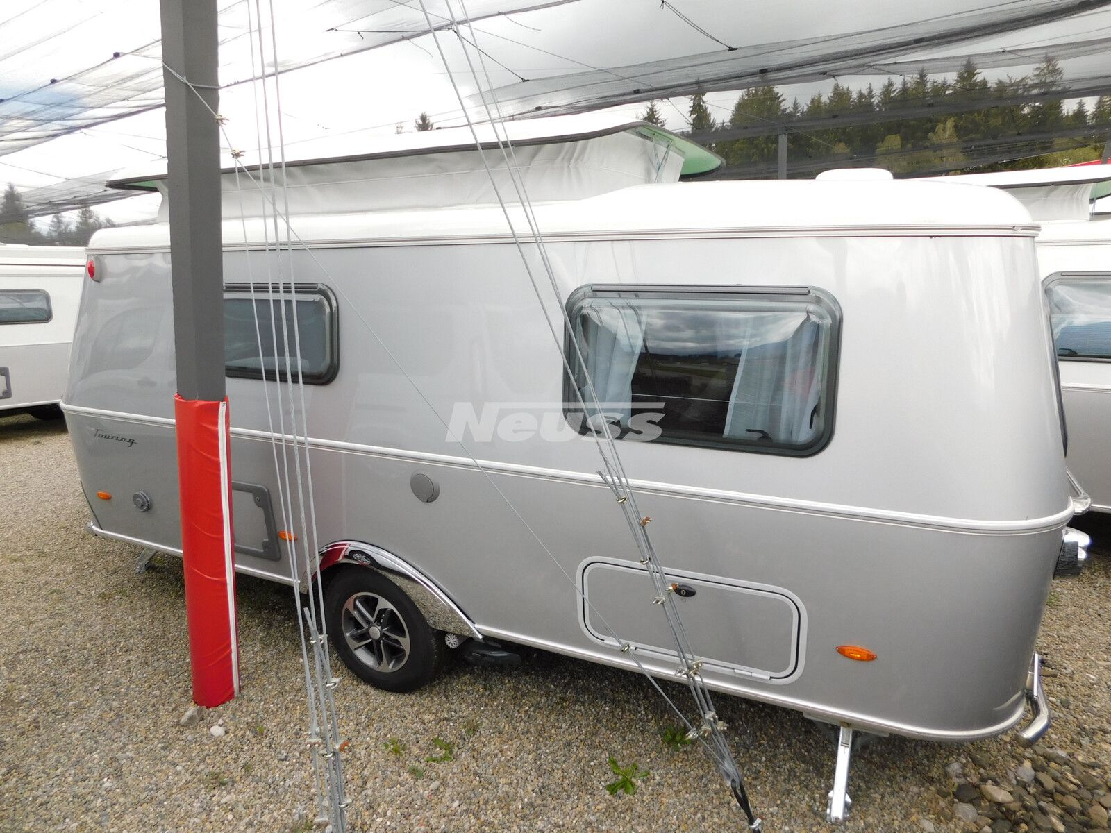 Fahrzeugabbildung HYMER / ERIBA / HYMERCAR Eriba Touring 642 1600Kg,Mover,Glattblech,Ofen