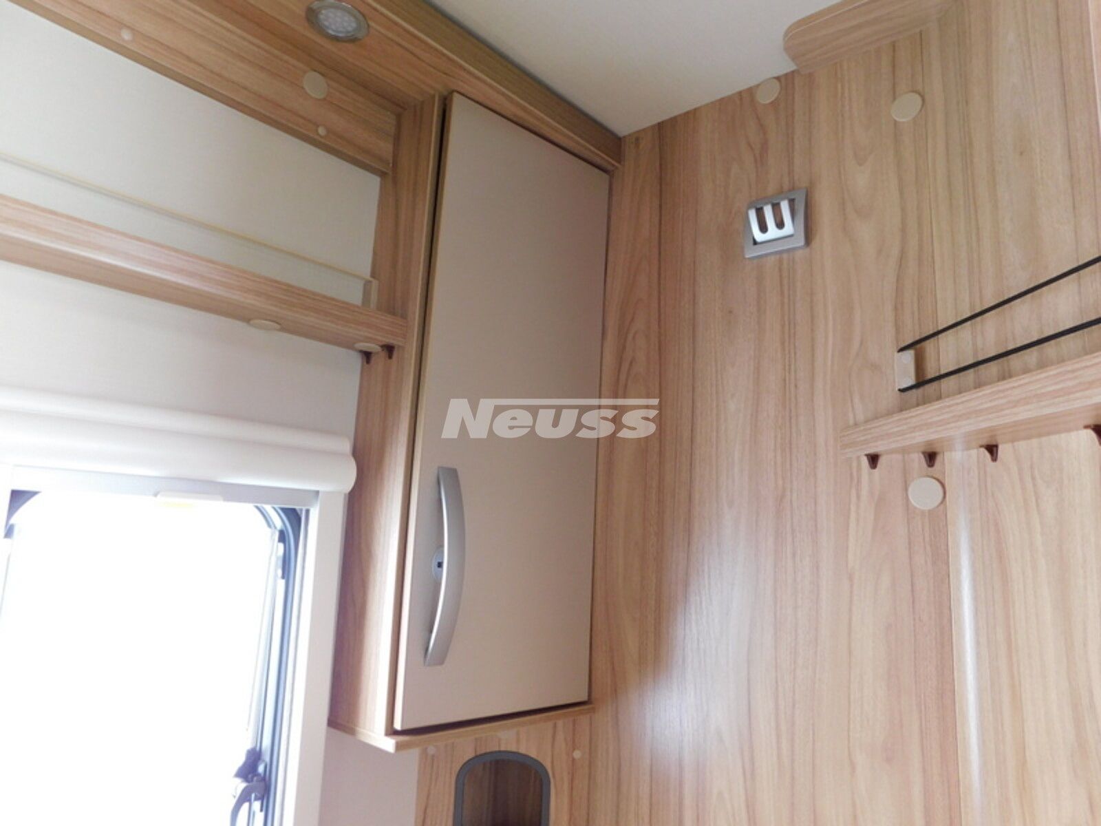 Fahrzeugabbildung HYMER / ERIBA / HYMERCAR Eriba Nova Light 442 Mover,UP4,SAT+TV,Vorzelt