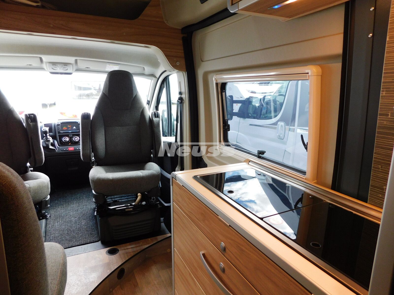 Fahrzeugabbildung HYMER / ERIBA / HYMERCAR Grand Canyon Fiat Navi/RFK, AHK, Aufstelldach