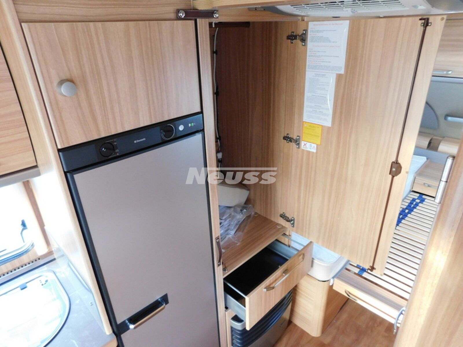 Fahrzeugabbildung HYMER / ERIBA / HYMERCAR Eriba Nova GL 530 Mover, Vorzelt, Klima