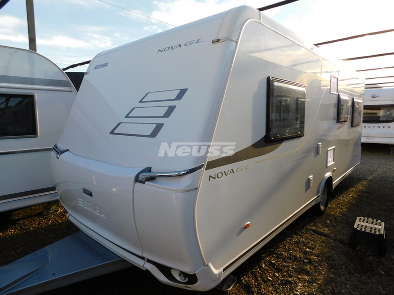 Fahrzeugabbildung HYMER / ERIBA / HYMERCAR Eriba Nova GL 530 Mover, Vorzelt, Klima