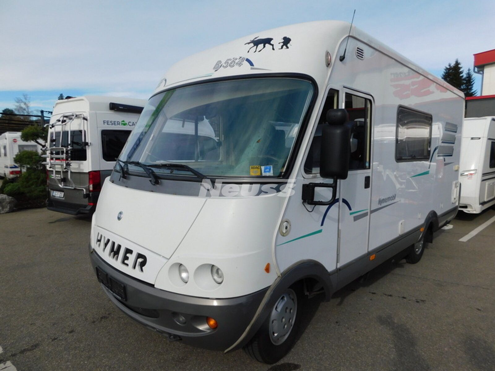 Fahrzeugabbildung HYMER / ERIBA / HYMERCAR B-Klasse MC I 564 Hubbett defekt - für Händler /