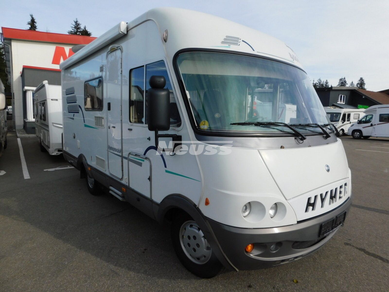 Fahrzeugabbildung HYMER / ERIBA / HYMERCAR B-Klasse MC I 564 Hubbett defekt - für Händler /