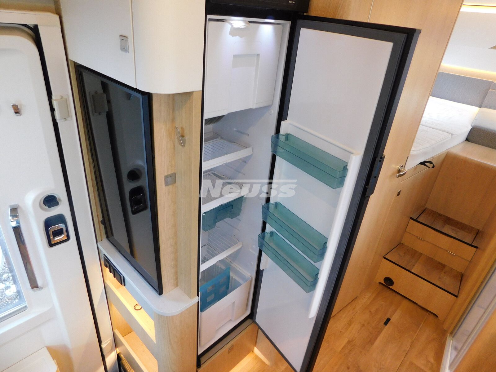 Fahrzeugabbildung HYMER / ERIBA / HYMERCAR B-Klasse MC T 680 Distronic, ALDE, Backofen