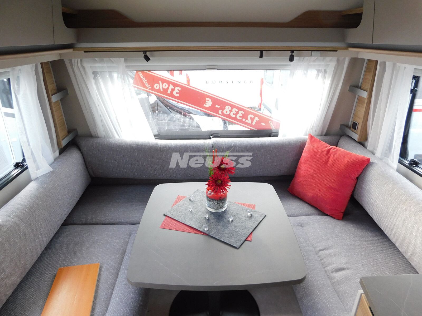 Fahrzeugabbildung Dethleffs Nomad 530 DR